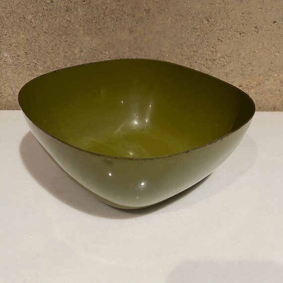 Enamelware mixing bowl (JAS) Enamelware mixing bowl (JAS)