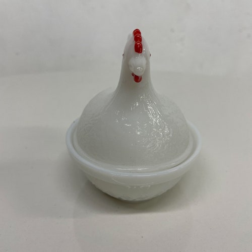 Vintage shops White Milk Glass Cute Mini Chicken Hen on Nest Dish Red Comb