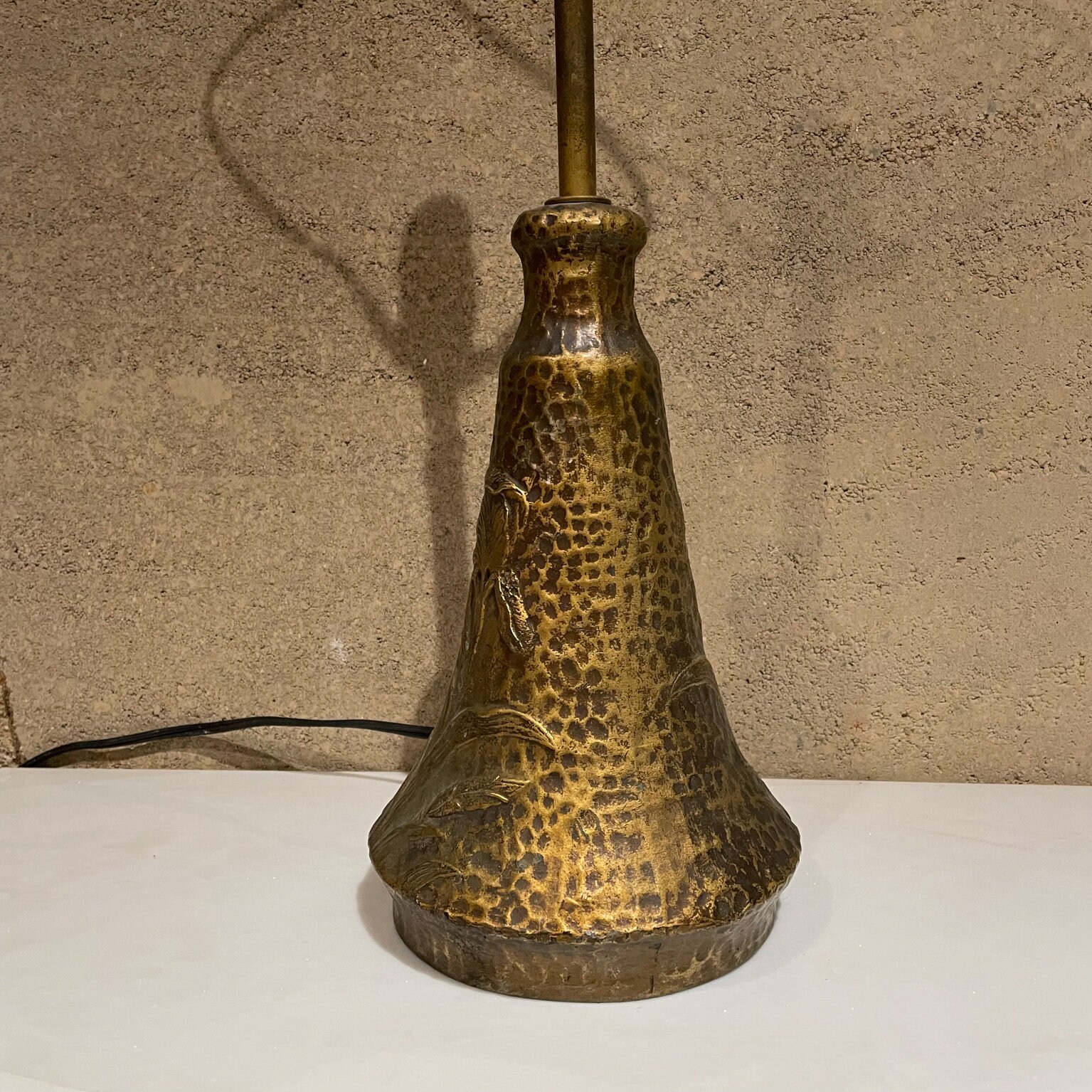 Relief Table Lamp Faux Bronze in Style of Antoni - Etsy Norway