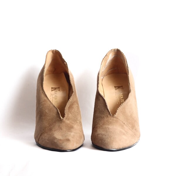 Light Brown Suede Pumps // Stacked Wooden Heel in Womens 7.5-8 Narrow