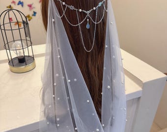 Cadena para el cabello de plata vintage con flores, peineta para el cabello de boda con velo drapeado.