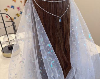 Maangedrapeerde bruilofthaarspelden met sterrensluier – Fairy Bridal-accessoire