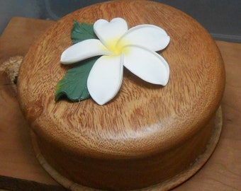 Smyckeskrin i trä med blommor och vintagemotiv
