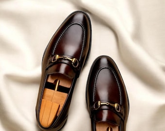 Mocasines de cuero genuino para hombre, color marrón oscuro, hechos a mano, sin cordones. Zapatos de vestir de lujo.