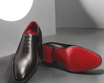 Sapatos Oxford de couro preto feitos à mão, bico fino, sola vermelha (masculinos)