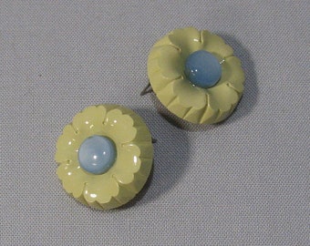 Vintage Ivory Plastic Flower Post Earrings with Light Blue Moon Glow Cabochons