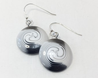 Pendientes de aro de lucita negra, marrón y blanca, pendientes colgantes