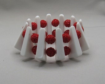 Red and White Vintage Stratch Bracelet