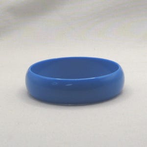 Vintage Lucite Bangle - Bright Blue
