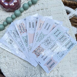 SPANISH Scandal of Grace Peel and Stick Bible Tabs With Adhesive and