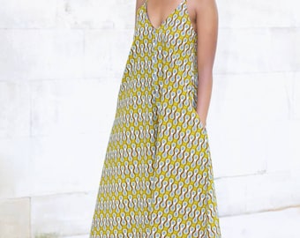 Abito lungo con stampa Ankara: abbigliamento africano da donna con scollo a V
