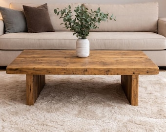 Mesa de centro rústica de madera maciza: mesa baja de granja, estilo recuperado, aspecto natural, decoración para sala de estar.
