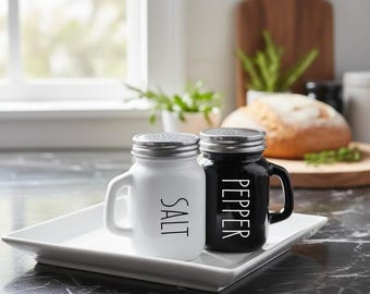 Black and White Salt and Pepper Shaker Set, Glass Seasoning Jars for Kitchen