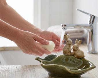 Ceramic Bunny Soap Dish: Leaf Design, Handmade Bathroom Ornament (17cm*8cm*9cm)
