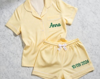 Personligt Seersucker-pyjamaset, Anpassade broderade monogram-sömshorts, Brudtärnepresent, Möhippa, Möhippa