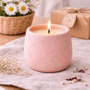 Bougie 120g – cire de soja parfumée – Pot en jesmonite fait main – Vanille, Cerise noire, Fleur de coton, Patate douce – Bougie artisanale