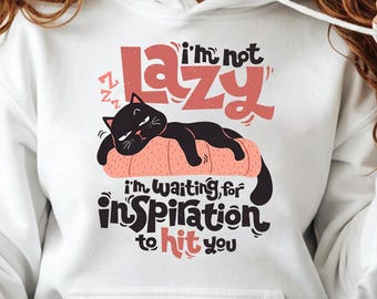 Maglietta Comfort Colors "I'm Not Lazy" con gatto nero, maglietta divertente e sarcastica con gattino, felpa con gatto di ispirazione retrò, felpa con cappuccio regalo per amanti degli animali impertinenti
