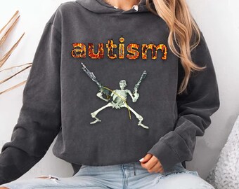 Camiseta Comfort Colors con diseño de esqueleto y fuego para autismo, camiseta con humor sobre neurodiversidad, sudadera divertida con esqueleto y pistola doble, regalo con estética sarcástica Y2K.