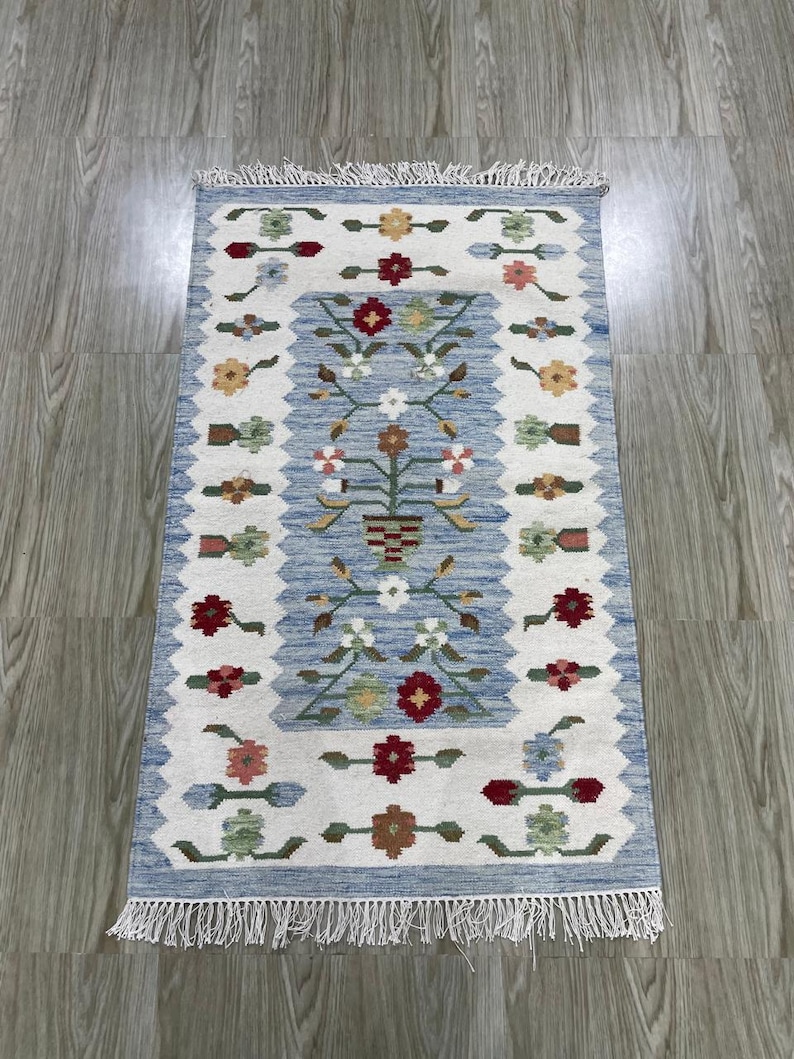 Durries Rugs Handwoven Floral Dhurrie Rug, Blue Ivory Flatweave Cotton Kilim Runner ...