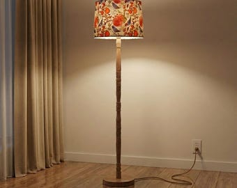 Lámpara de pie con diseño floral de pájaros, lámpara de pie de madera, decoración artesanal para sala de estar.