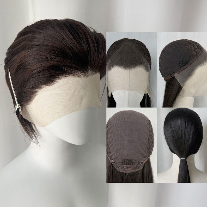 Op de afbeelding: Een donkerbruine pruik met een kanten voorkant wordt getoond op een mannequinhoofd. De pruik heeft kort, gelaagd haar. Extra afbeeldingen tonen de kap van de pruik en de textuur en stijl van het haar. Een zilveren clip houdt de pruik op zijn plaats.