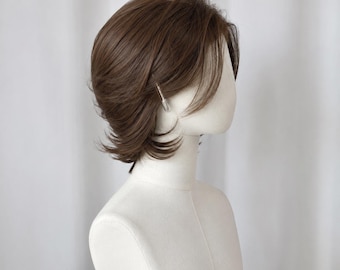 Parrucca corta da uomo marrone, capelli sintetici resistenti al calore, costume cosplay