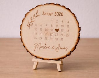 Wedding gift – Personalized wooden tree slice with the names of the bride and groom & wedding date