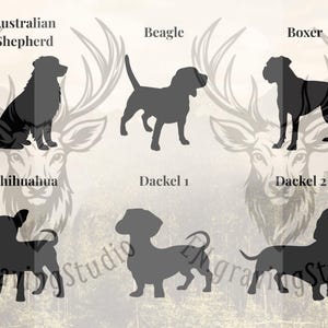 Peut inclure: Une collection de six silhouettes de chiens noires dispos&eacute;es sur deux rang&eacute;es, &eacute;tiquet&eacute;es Australian Shepherd, Beagle, Boxer, Chihuahua, Dackel 1 et Dackel 2. L'arri&egrave;re-plan pr&eacute;sente un graphique de t&ecirc;te de cerf p&acirc;le et le texte EN.gravingStudio.