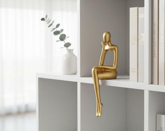 ゴールドの考える人の像、モダンな樹脂製置物、ホームオフィスのデスク装飾