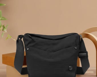 Bolso bandolera pequeño estilo mensajero, accesorio de viaje con manos libres para el día a día, bolso esencial para el trabajo, bolso de ciudad, diseño elegante, moderno, con solapa, informal.
