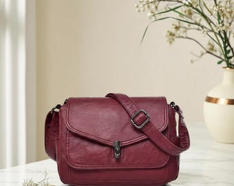 Piccola borsa a tracolla in pelle italiana, design minimalista, stile classico, accessorio da viaggio per tutti i giorni, tracolla artigianale di qualità premium