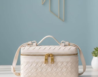 Bolso bandolera tejido con forma de caja, estilo retro, para almuerzo, tamaño pequeño, mini bolso de mano, diseño estructurado, inspiración vintage, accesorio de moda para uso diario.