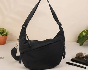 Bolso hobo grande de nailon, bolso de hombro de estilo casual, bolso cruzado, diseño espacioso, bolso de mano minimalista para uso diario.