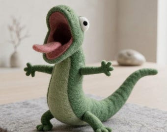 Needle Felted Tom the Lizard | Kawaii Backpack Charm & Tag | Handmade Gift for Lizard Fans