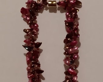 collier avec perles roses 18"