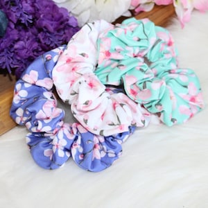 Coletero con diseño de flor de cerezo, lazo floral de verano, elástico para el cabello estilo boho, verde menta, morado o blanco, regalo para ella.