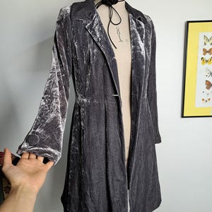 Y2K Whimsigoth Grau Crushed Samt Longline viktorian ästhetic Duster Mantel in Größe Small