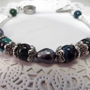 Green Jasper and Peacock Pearl Gemstone Beaded Bracelet.