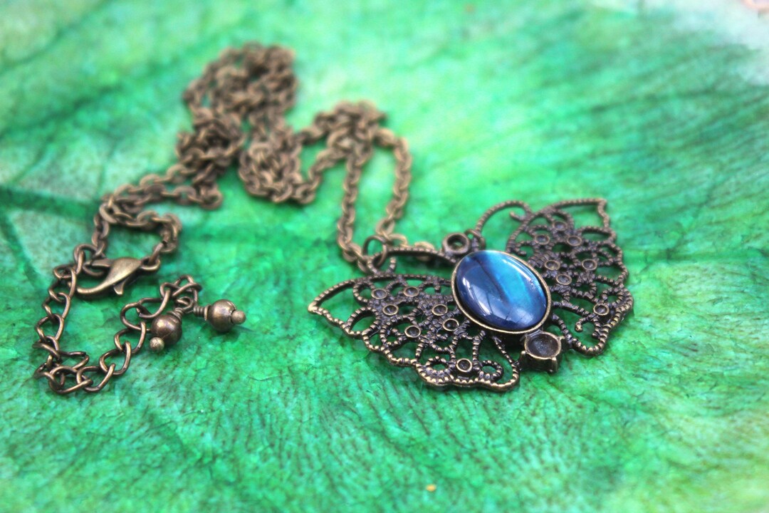 Bluegreen Abalone Shell Butterfly Pendant Vintage Style Silver Tone