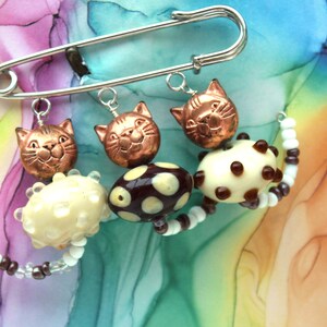 Adorable Cat Kilt Pin for Jackets and Cardigans - Cute Cat Kilt Pin Gift for Animal Lovers