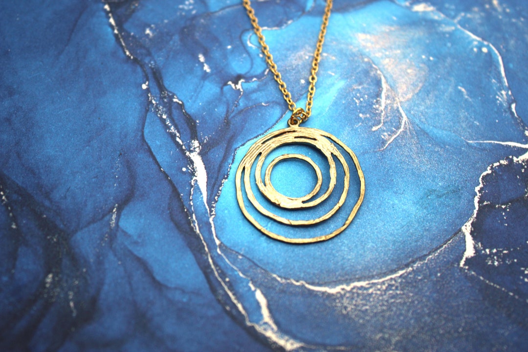 Hammered Gold Circle Necklace With Modern Design Elegant Circle