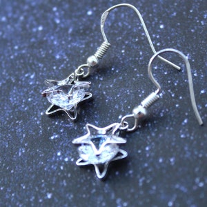 Glamorous Star Earrings with Sparkling Cubic Zirconia - Three-Dimensional Star Earrings with Faceted CZ Stone, Christmas Party Star Earrings