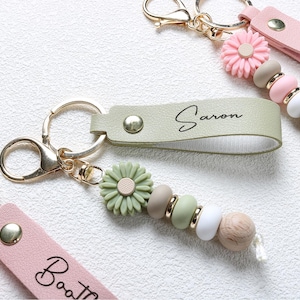Benutzerdefinierte Name Schlüsselanhänger, Daisy Perlen Taschenanhänger, personalisierte Schlüsselanhänger, Zurück in die Schule oder Freundschaft Geschenk
