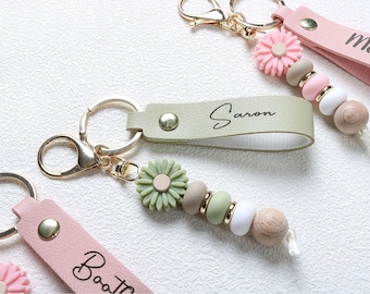 Custom Name Keychain,Daisy Beaded Bag Charm,Personalized Keychain,Back to School or Friendship Gift
