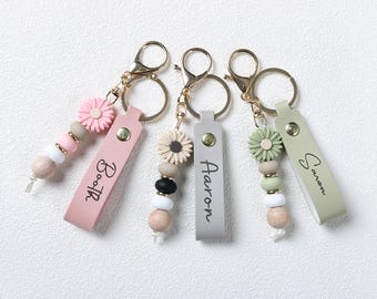Custom Name Keychain,Daisy Beaded Bag Charm,Personalized Keychain,Back to School or Friendship Gift