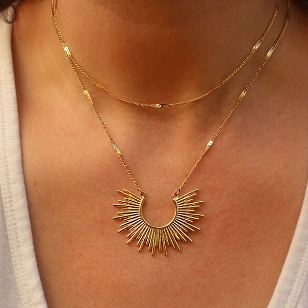 Starburst Gold Sun Necklace, Rising Sun Necklace, Gold Charm Necklace, Sun Goddess Necklace, Gold Necklace for Women, Gold Layering Necklace