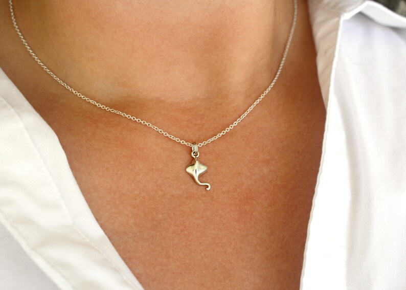 Sterling Silver Stingray Necklace, Dainty Silver Necklace, Sterling Silver Silver Sting Ray Necklace, Sterling Silver Animal Charm Necklace 