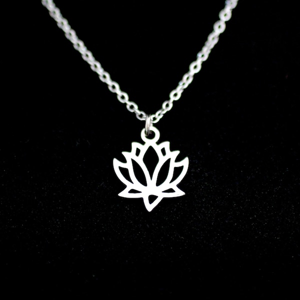 Collier lotus en acier inoxydable