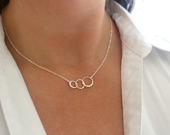 Triple Sterling Silver Infinity Necklace, Three Circles Necklace, Mother and Children Necklace, Mother Daughter Necklace, Family Necklace