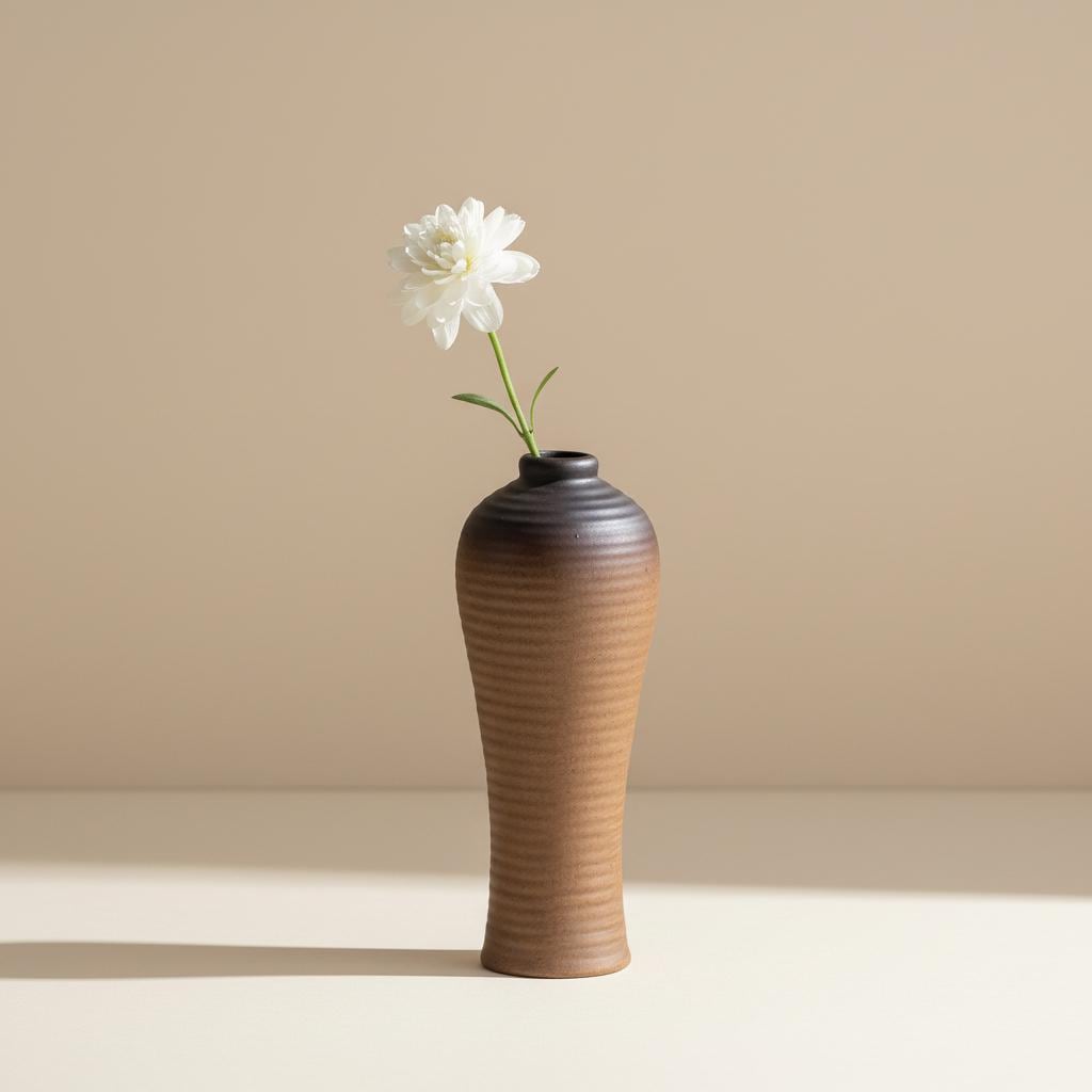 リブ模様のセラミック花瓶、ブラウンのグラデーション陶器、ジャパン